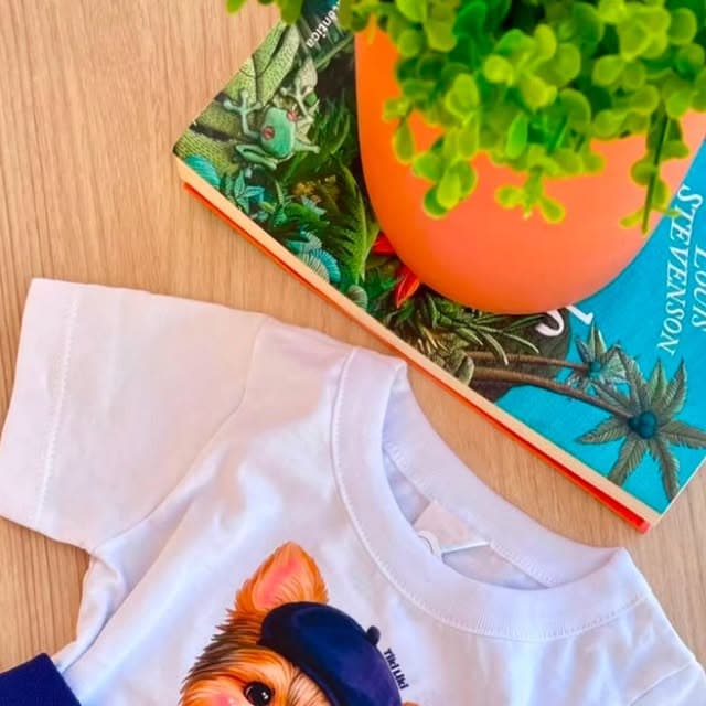 Short-saia + T-shirt